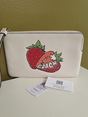 NEW Coach White Leather Strawberry Wristlet